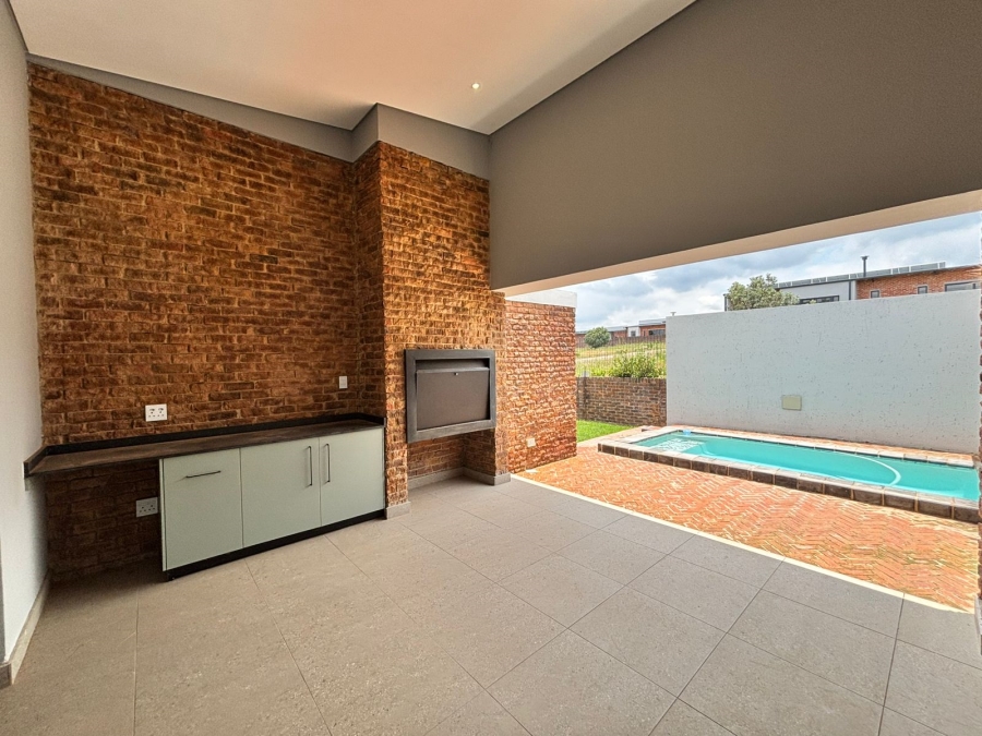 3 Bedroom Property for Sale in Helderzicht Eco Estate North West